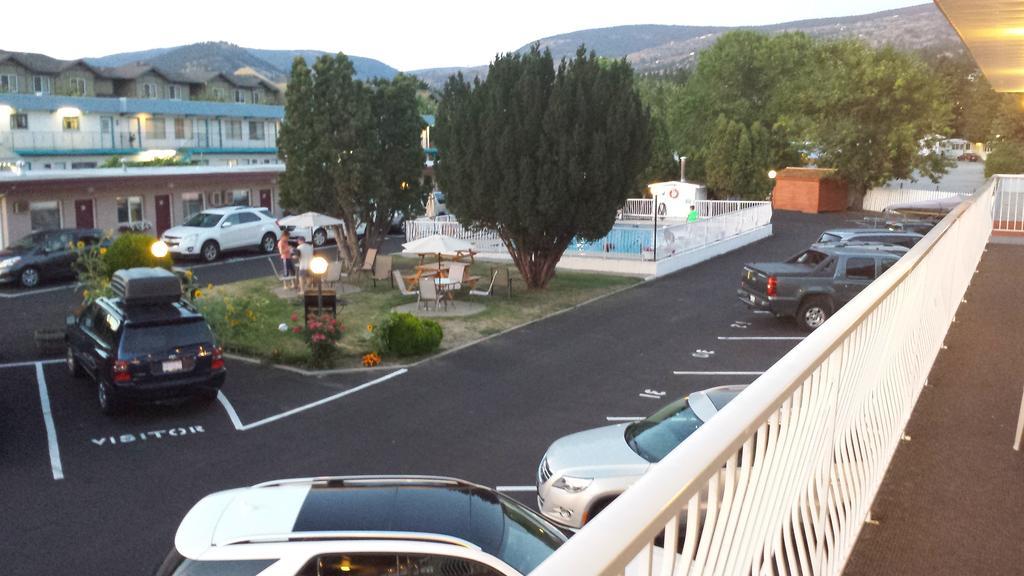 Swiss Sunset Inn Penticton Ngoại thất bức ảnh