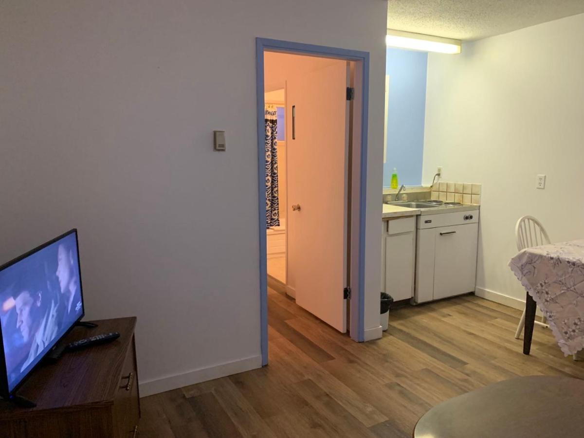 Swiss Sunset Inn Penticton Ngoại thất bức ảnh