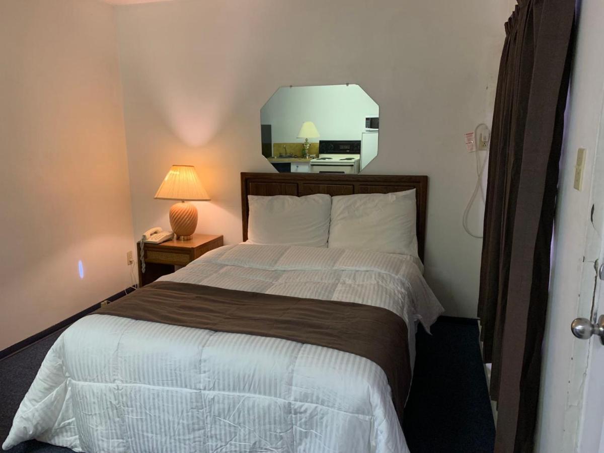Swiss Sunset Inn Penticton Ngoại thất bức ảnh