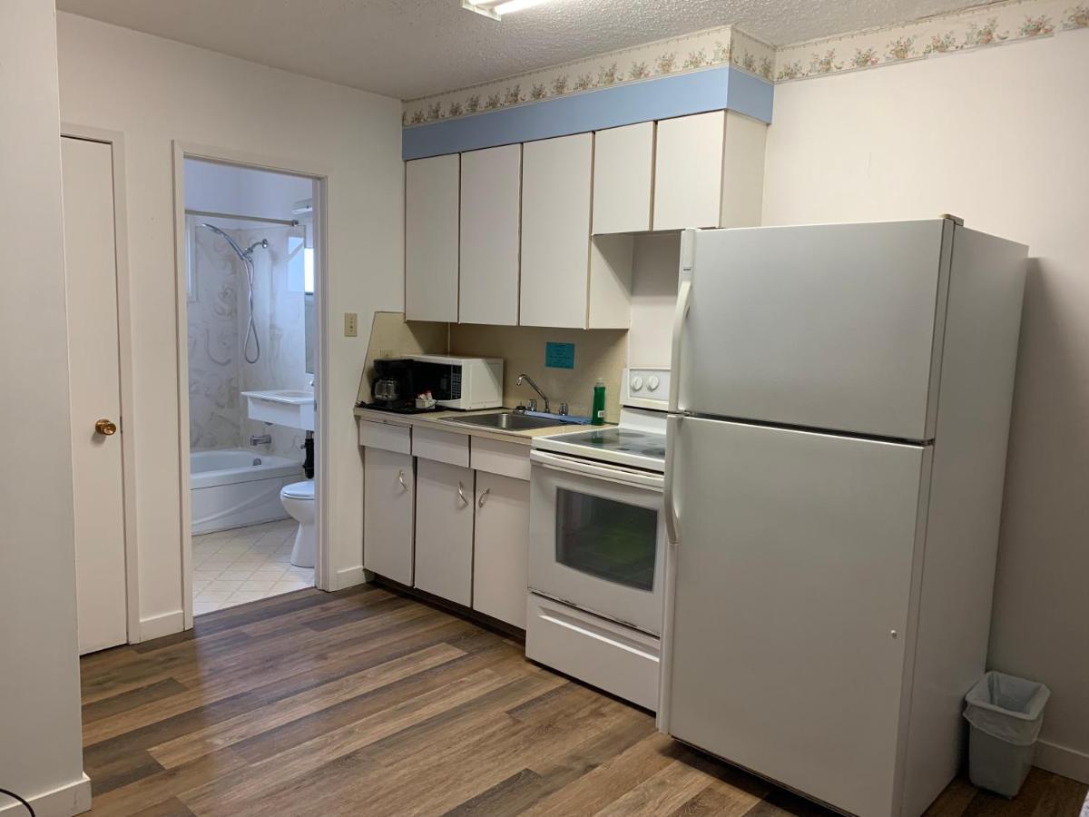Swiss Sunset Inn Penticton Ngoại thất bức ảnh