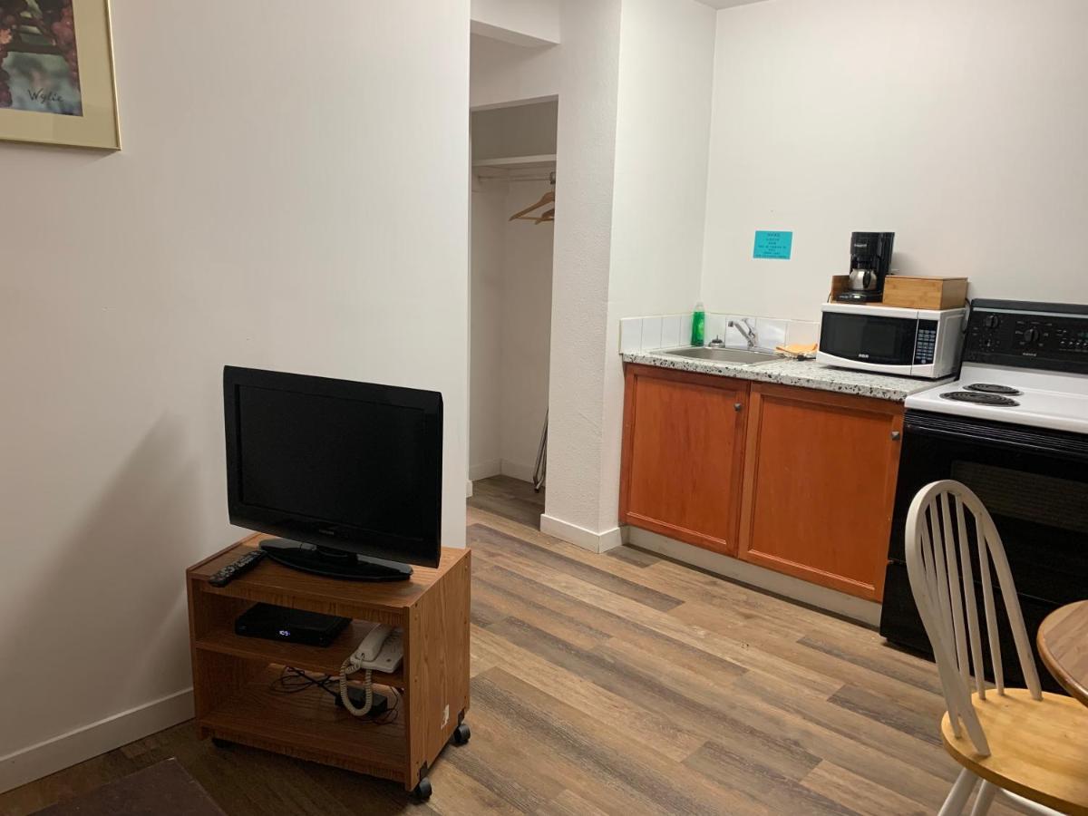Swiss Sunset Inn Penticton Ngoại thất bức ảnh