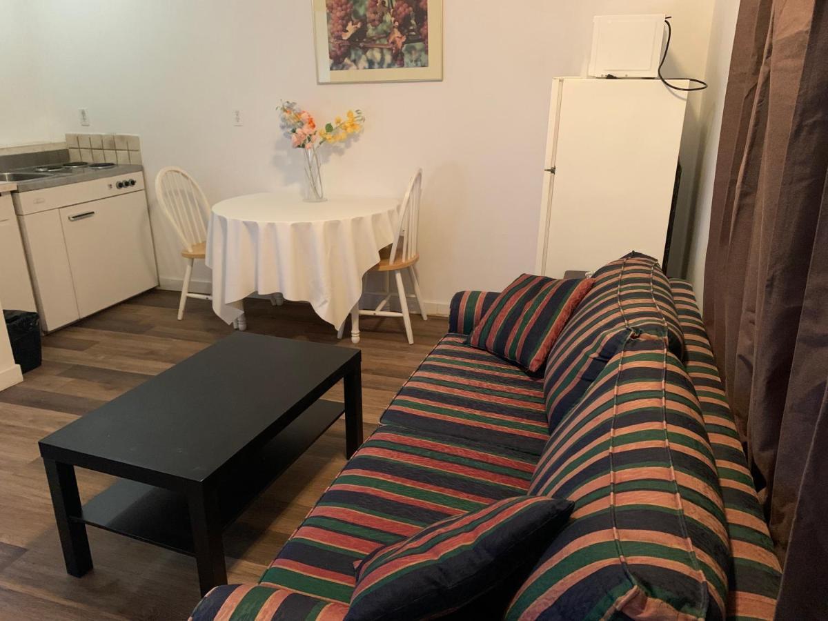 Swiss Sunset Inn Penticton Ngoại thất bức ảnh