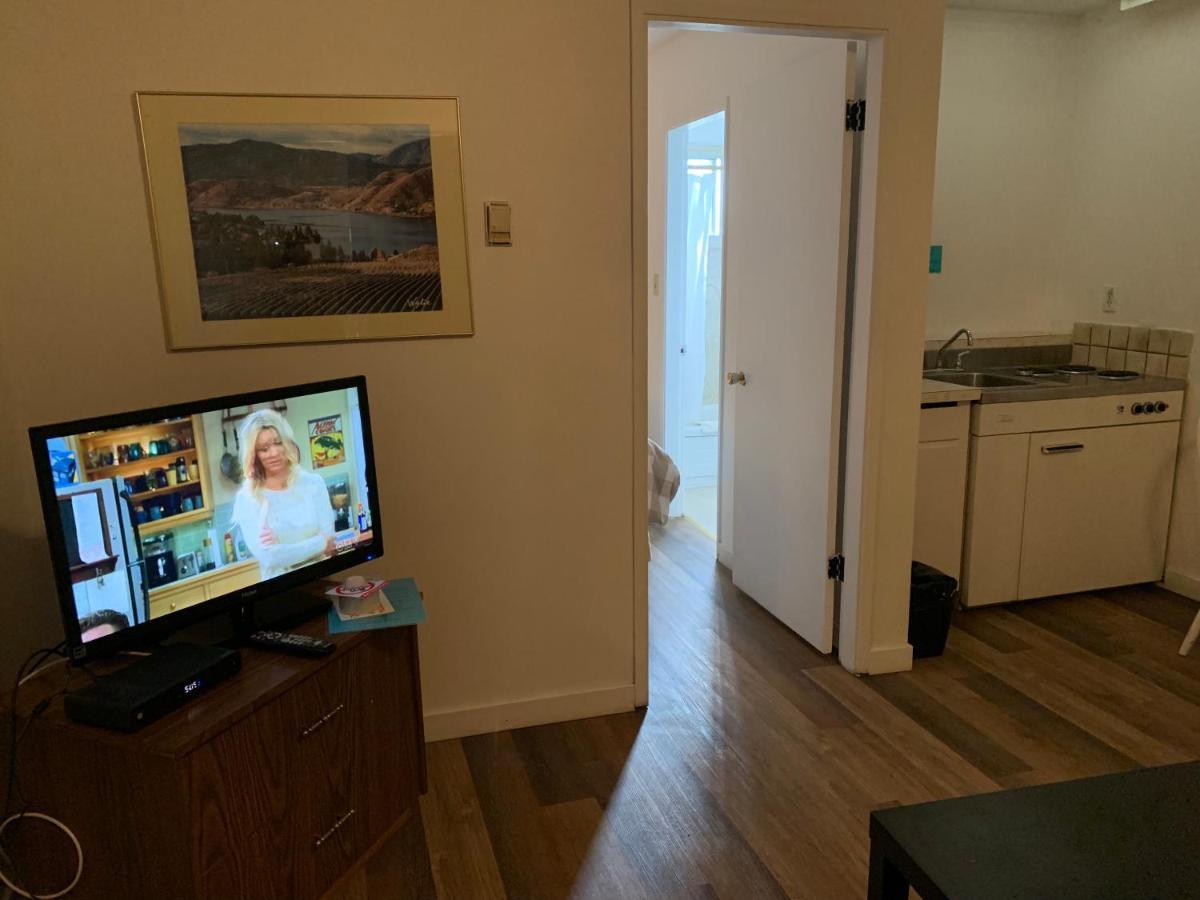 Swiss Sunset Inn Penticton Ngoại thất bức ảnh