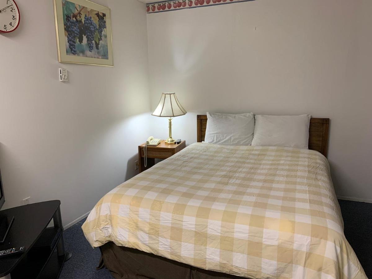Swiss Sunset Inn Penticton Ngoại thất bức ảnh