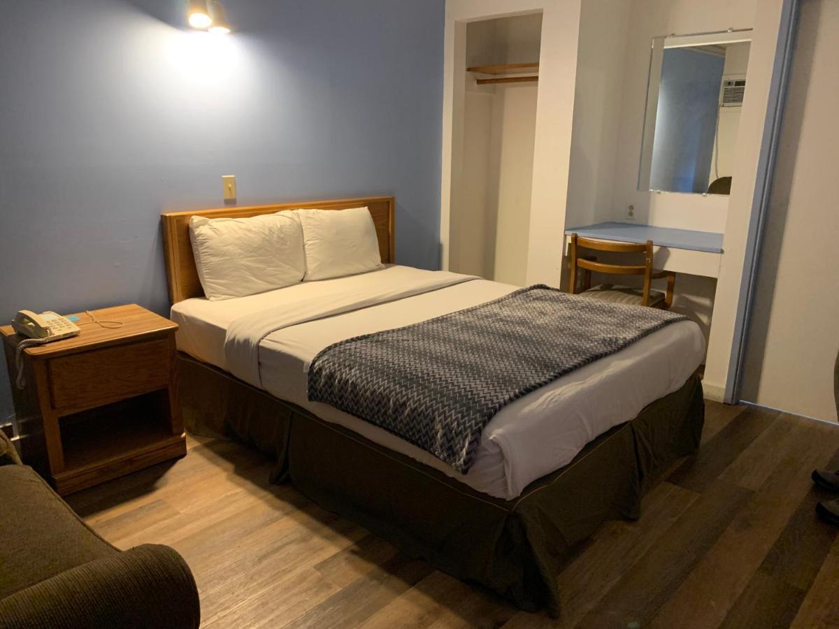 Swiss Sunset Inn Penticton Ngoại thất bức ảnh