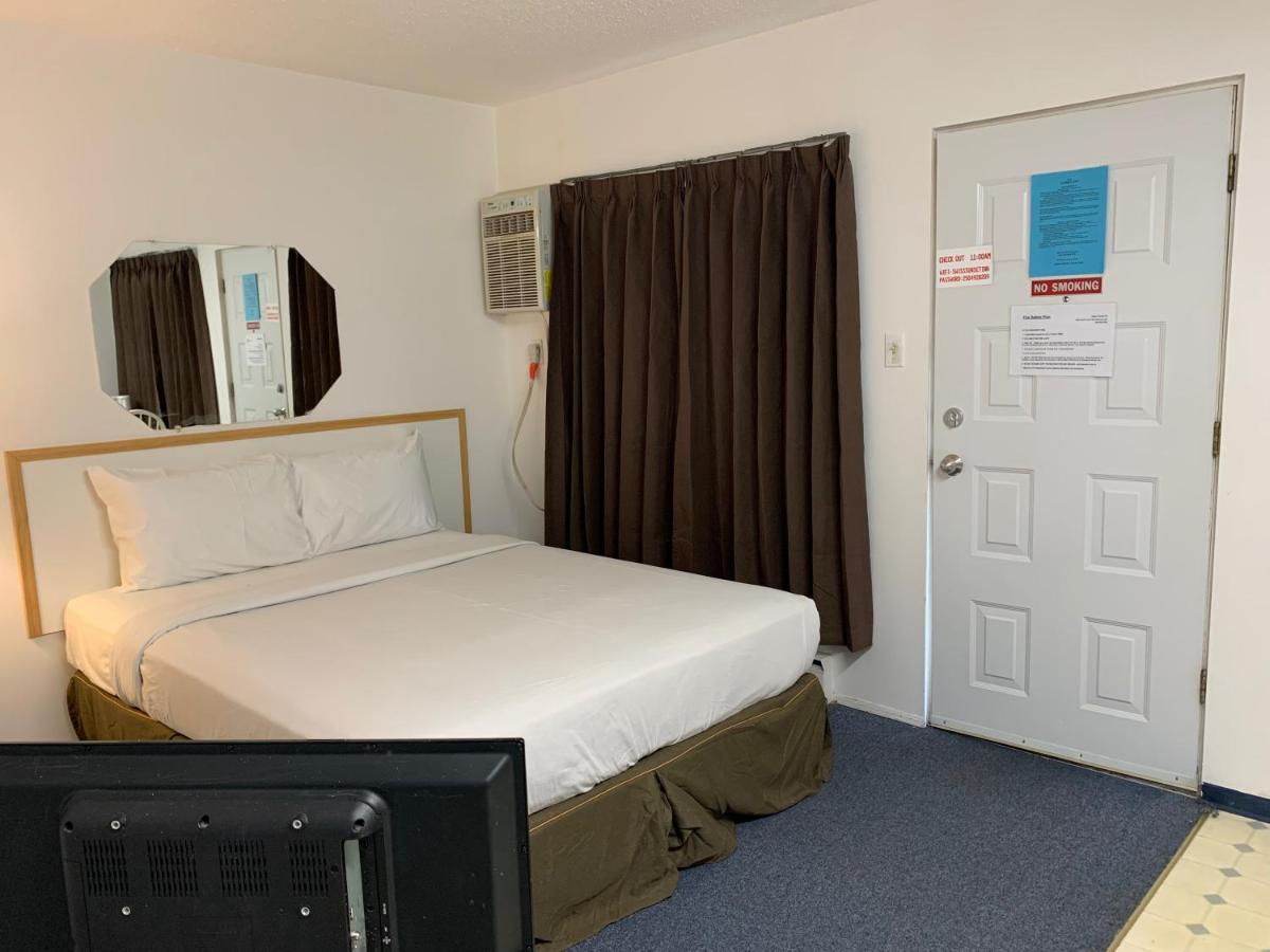 Swiss Sunset Inn Penticton Ngoại thất bức ảnh