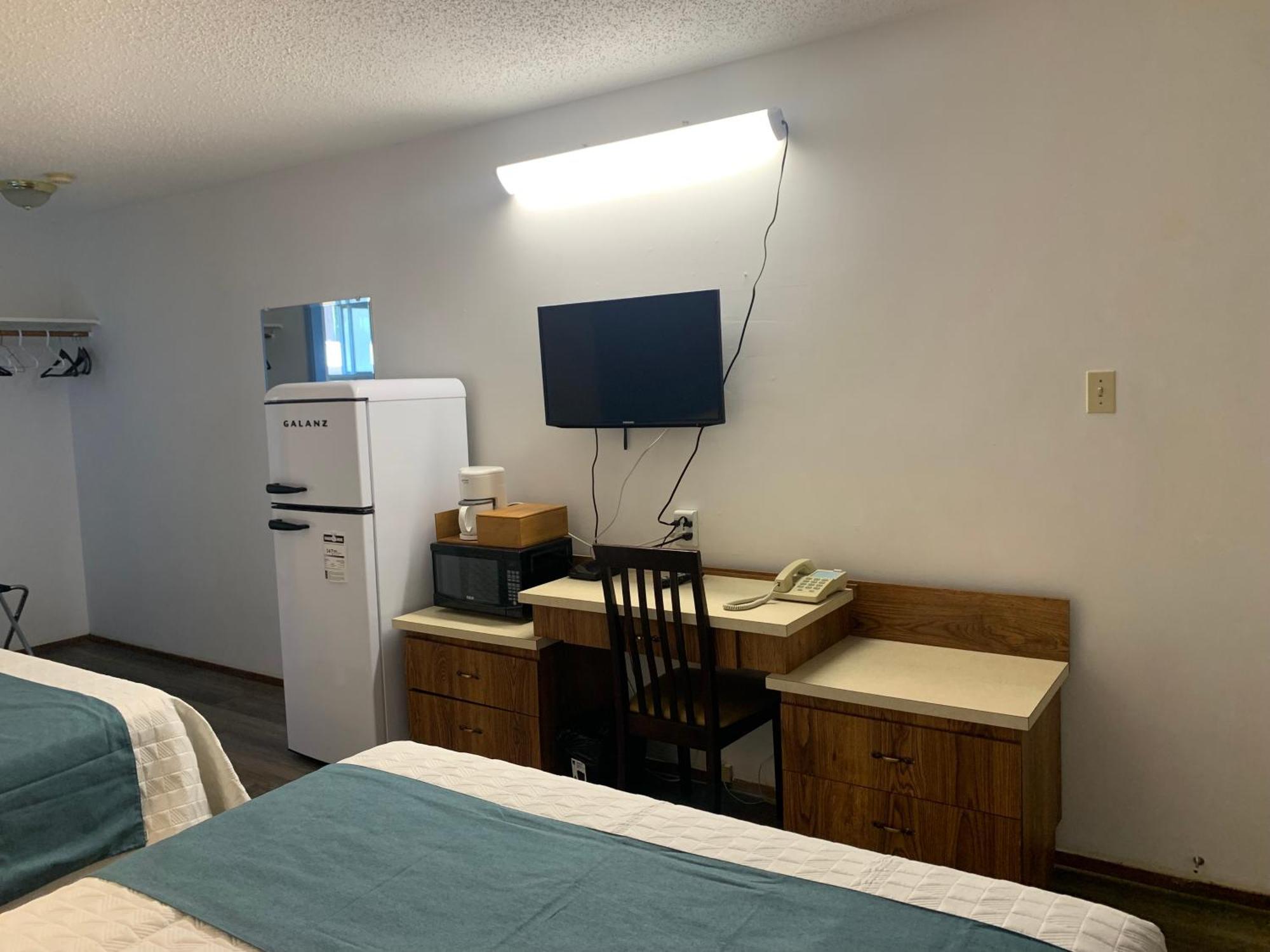 Swiss Sunset Inn Penticton Ngoại thất bức ảnh