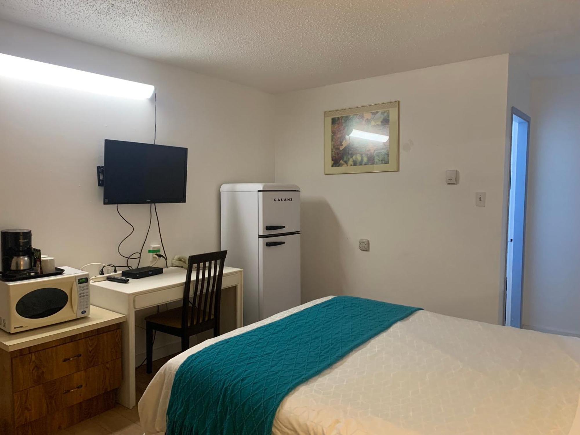 Swiss Sunset Inn Penticton Ngoại thất bức ảnh