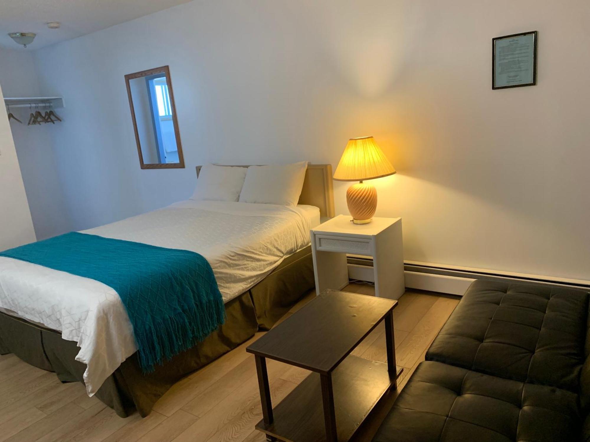 Swiss Sunset Inn Penticton Ngoại thất bức ảnh
